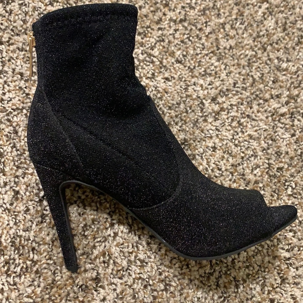 Guess Booties - Picture 2 of 7